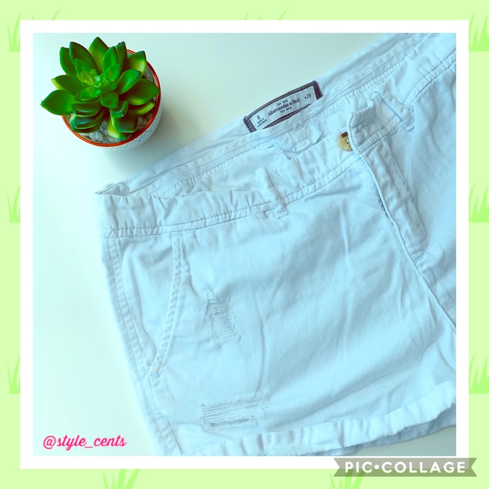 🌿A&F White Shorts🌿